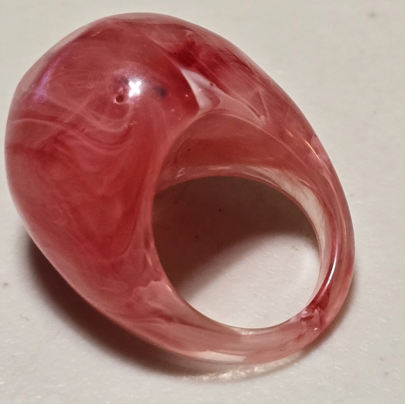 Vintage Pop Art Volcano Cherry Lucite Ring 18 Pre Owned - Picture 3 of 3
